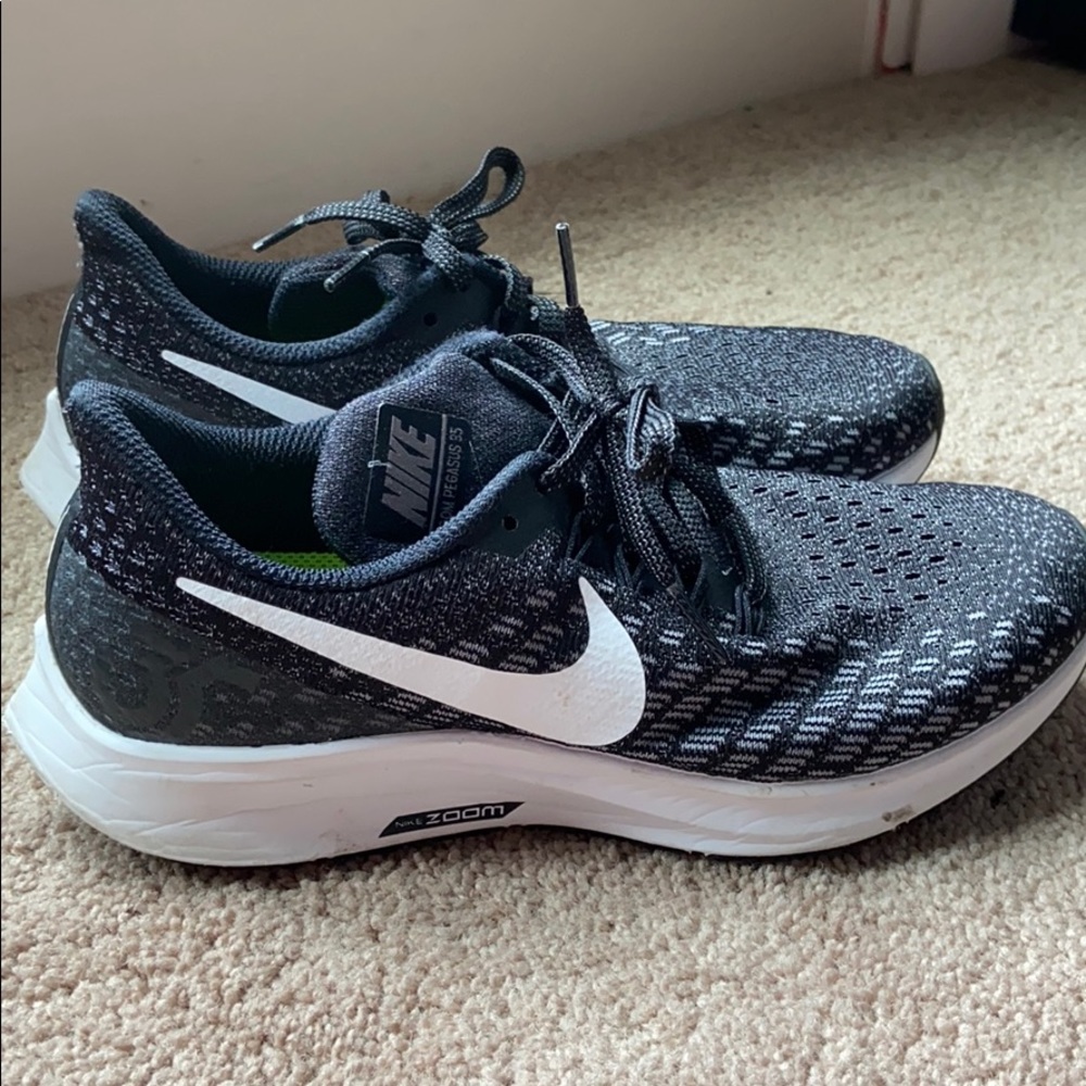 Black Nike Zoom Pegasus 35